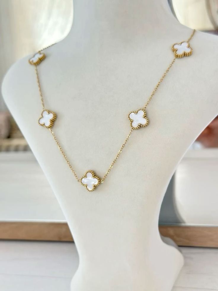 White clover necklace