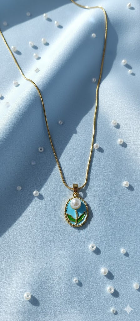 Flower pearl necklace